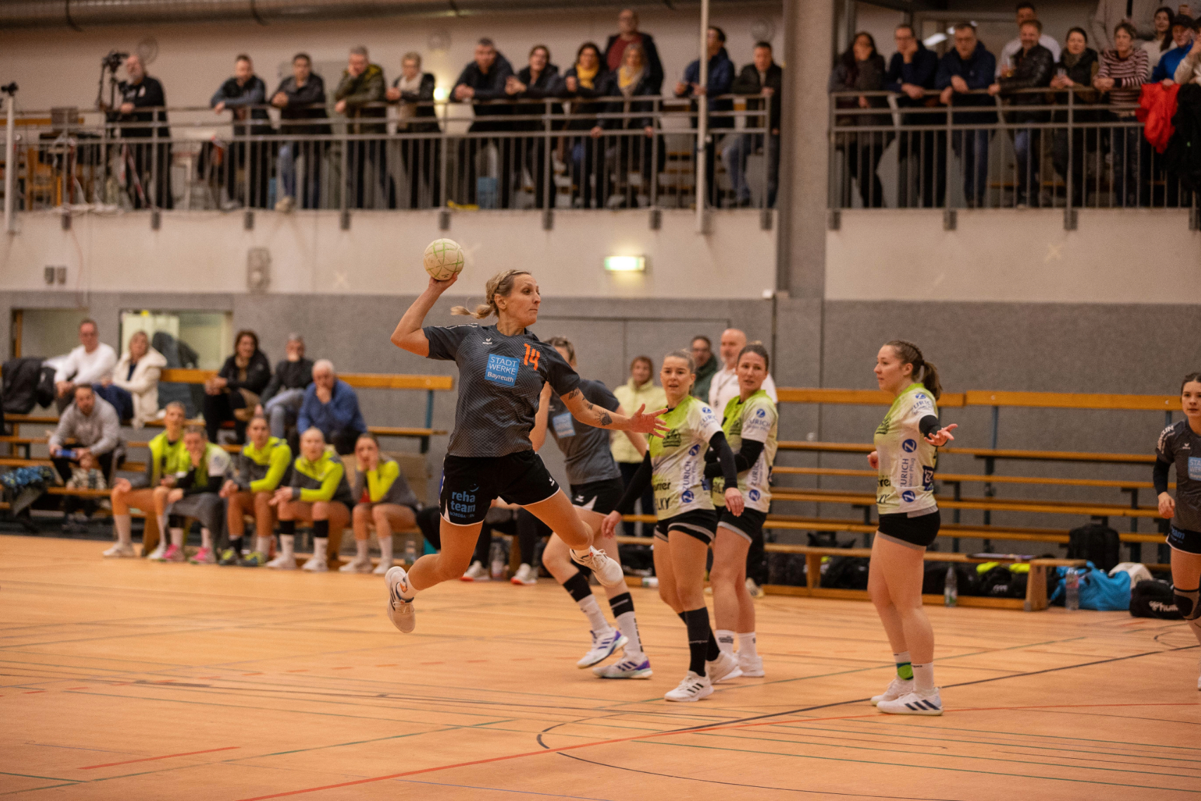 HaSpo Damen Hinrundenmeister nach Derbysieg